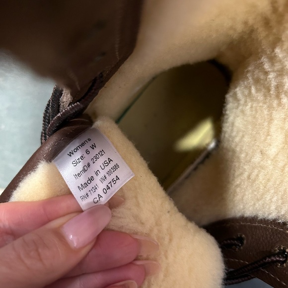 bean boots 10 inch shearling lined size 6W - Picture 6 of 7